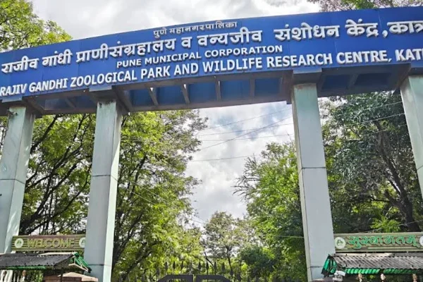 Katraj Zoo Pune or Rajiv Gandhi Zoological Park: Ticket Price, Timings, Animals, Location & Animals at the Zoo